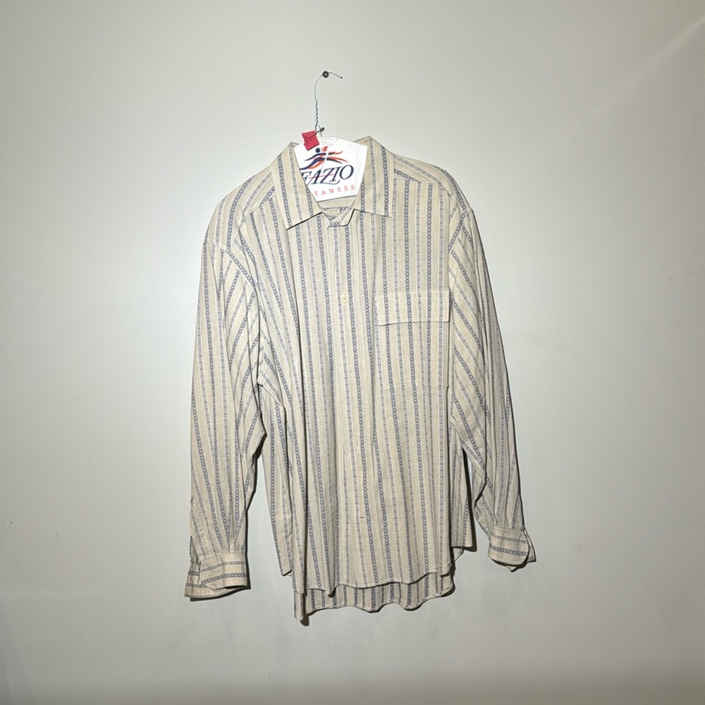 Giorgio Armani Original! Mens late 80’s dress shirt in great condition. Large.